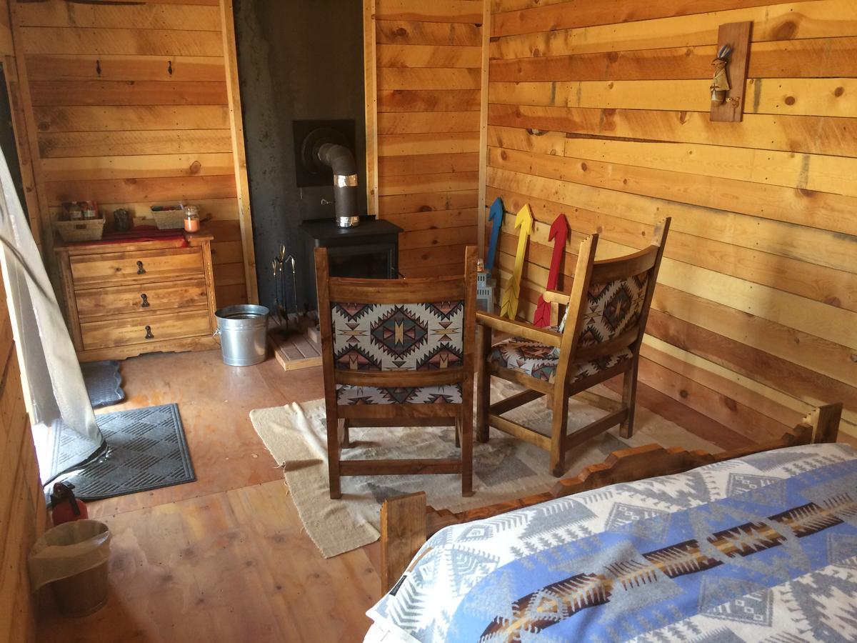 Cabin,668901561:JPEG
