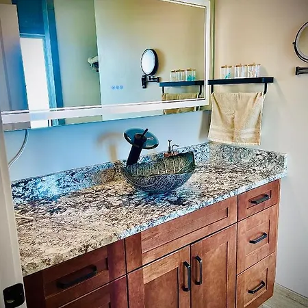 Bent Canyon Suite-2